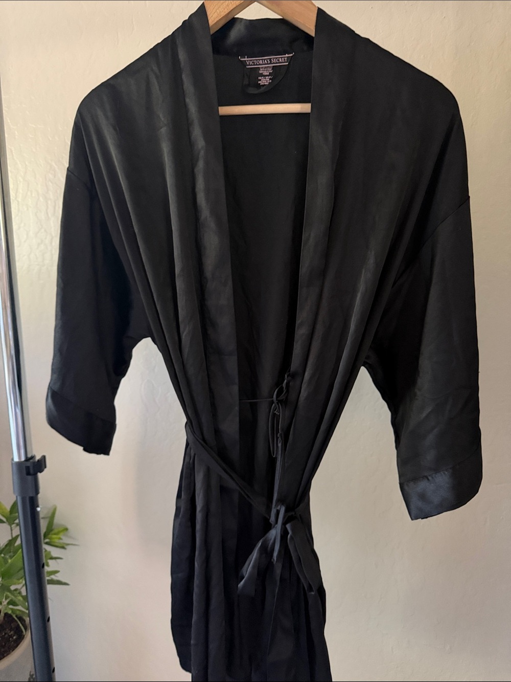 Victoria's Secret Black Satin Kimono Robe Cozy Bachelorette Party Size S